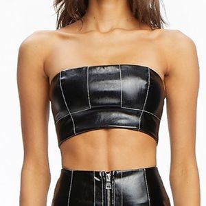 I am gia Finley Top in Black